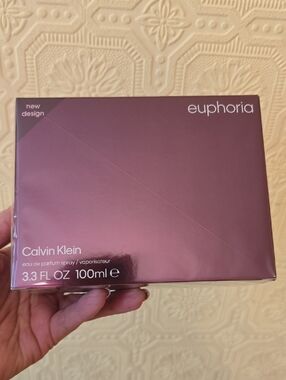 Calvin Klein Euphoria Eau de Parfum - Metallic Rose Box